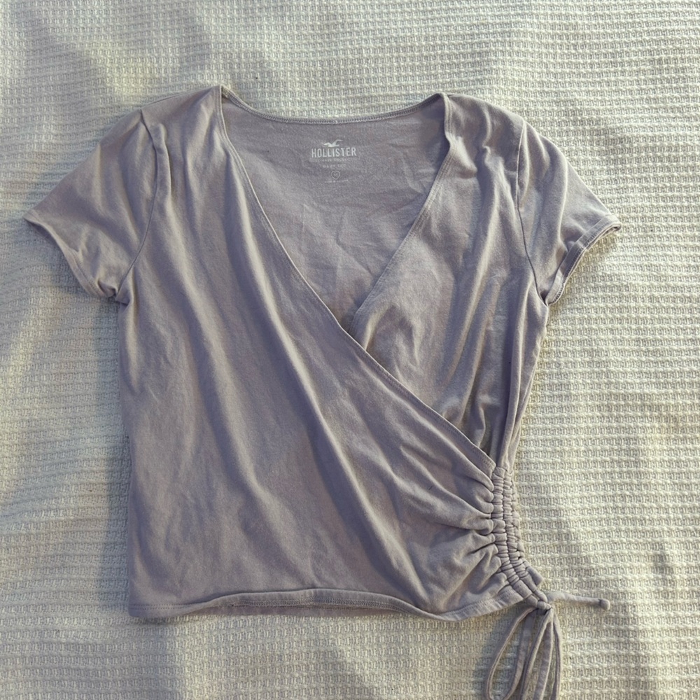 Hollister t shirt